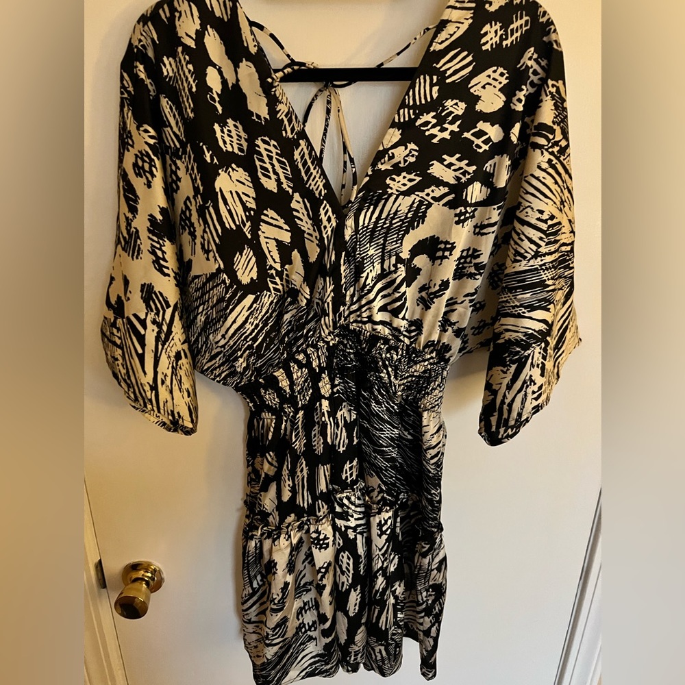 Silky LoveStitch Dress- Medium Excellent condition